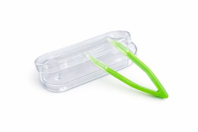 Pinzeta na kontaktné šošovky v puzdre - zelená